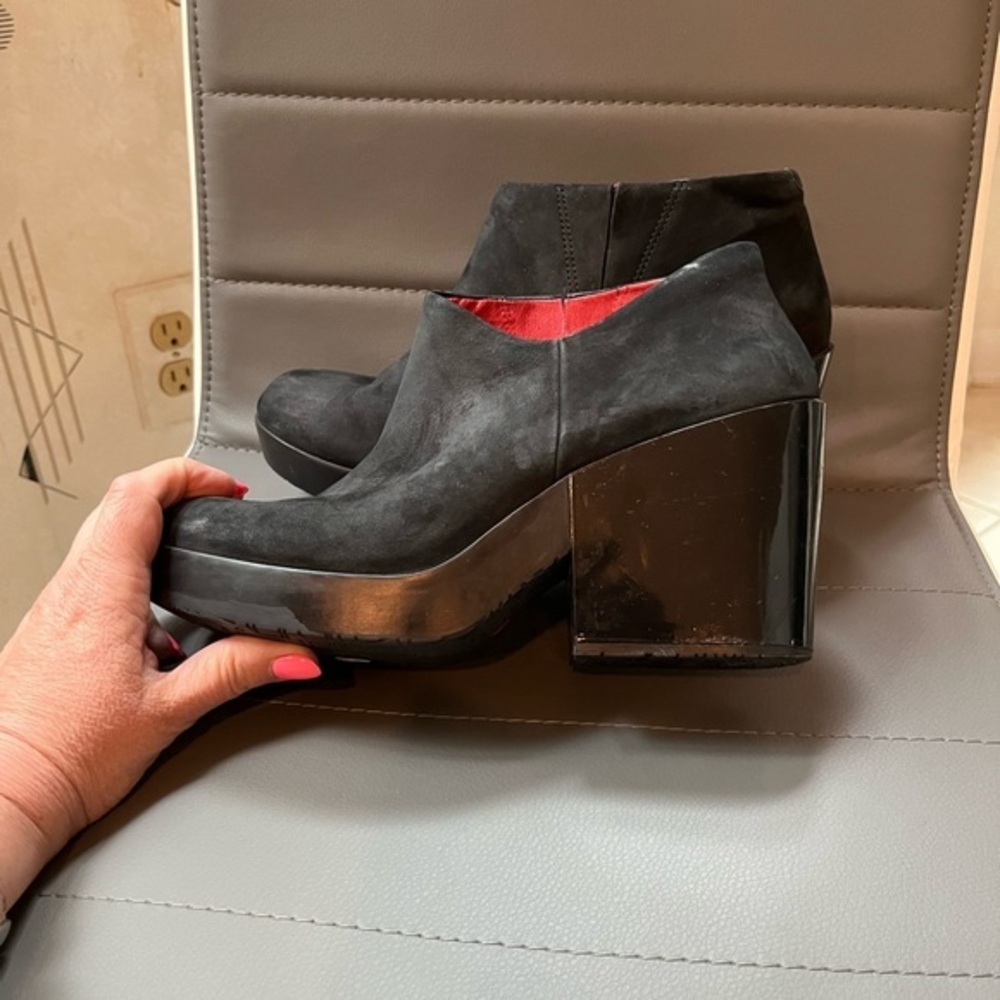 Camper chunky black suede boots EUC, size 40